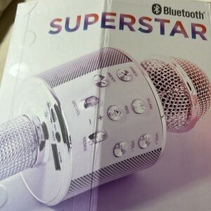 New Bluetooth superstar ijoy karaoke speaker. Hook up to songs online